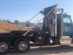 2021 T880 Kenworth Hook Lift Truck